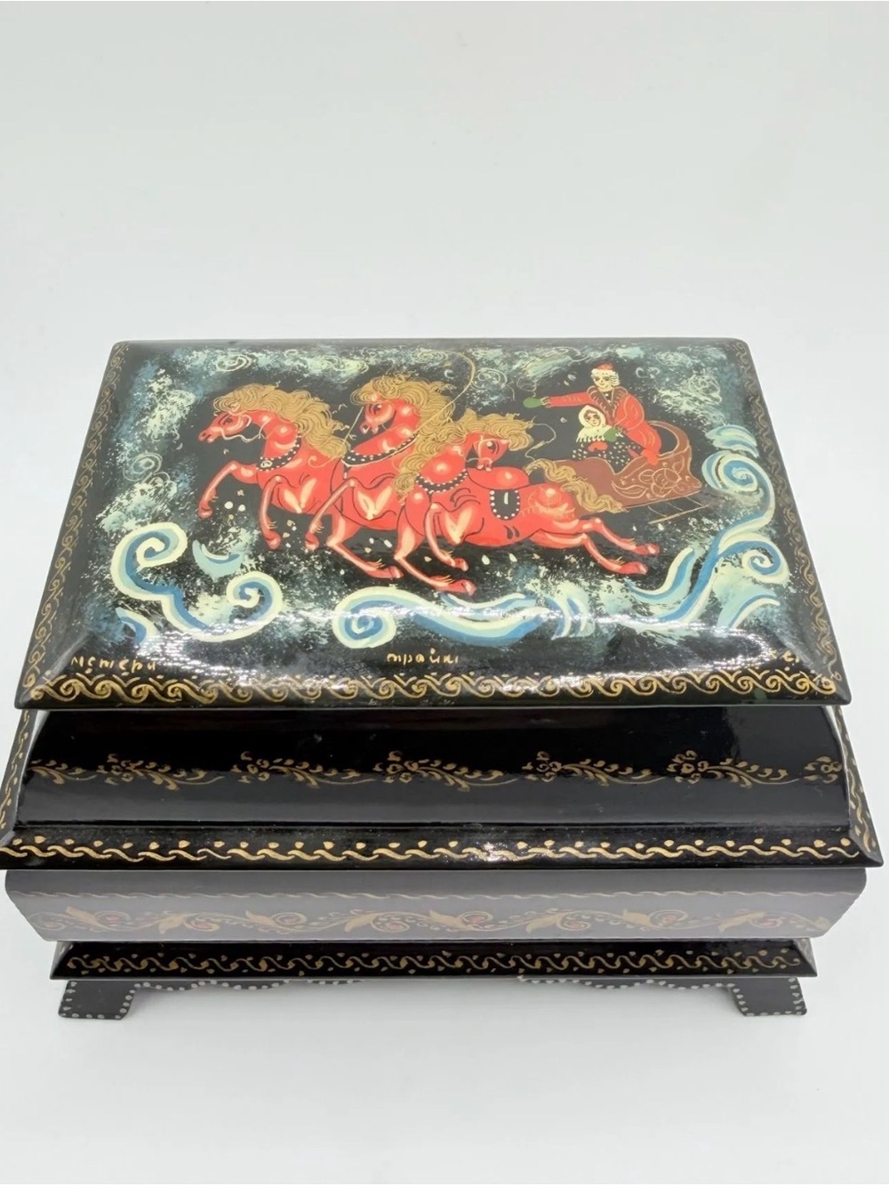 Hand-Painted 2-compartment Russian Lacquer Box with Red Troika Scene